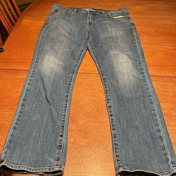 Lucky Brand Jeans - Picture 1 of 16